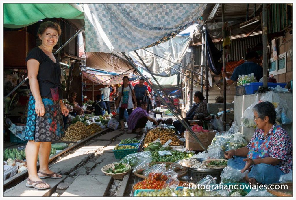 mercado vias del tren mae klong bangkok