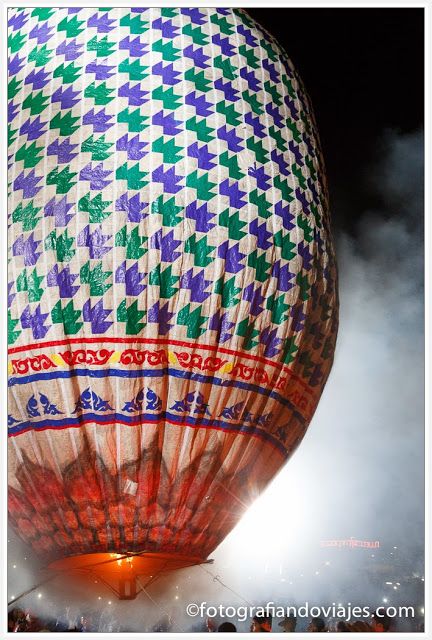 festival concurso de globos aerostáticos de aire caliente en Taunggyi lago Inle en Myanmar