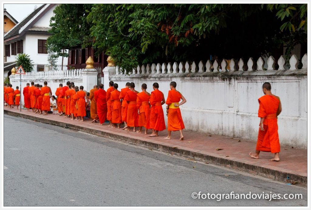 Ceremonia de los monjes en Luang Prabang