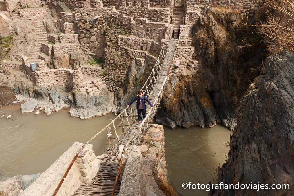 Puente Inca en Cheqacupe Peru