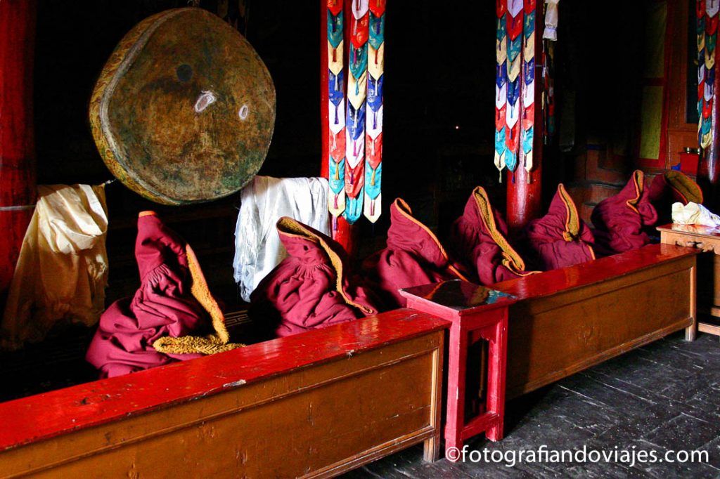 trajes budistas monjes