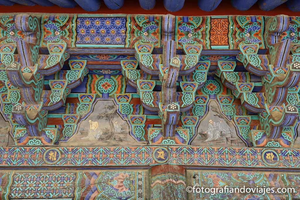 Detalle techo templo coreano