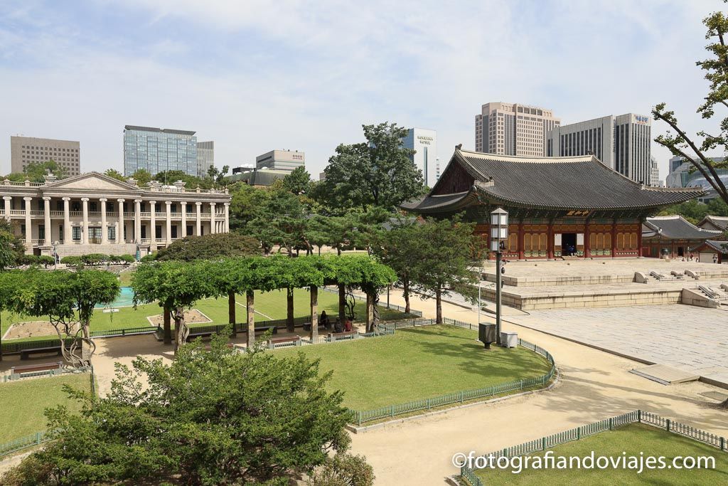 Palacio real Deoksugung en Seul