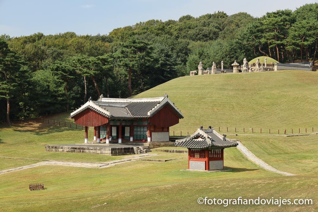 Complejo de tumbas Donggureung en Guri corea seul