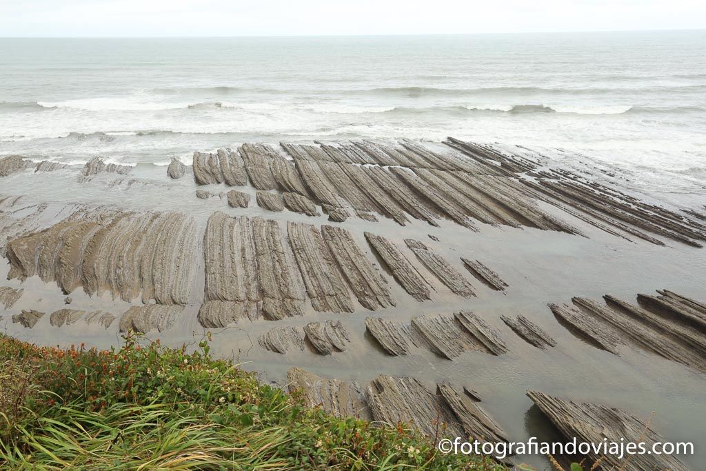 playa Sakoneta ver flysch geoparkea