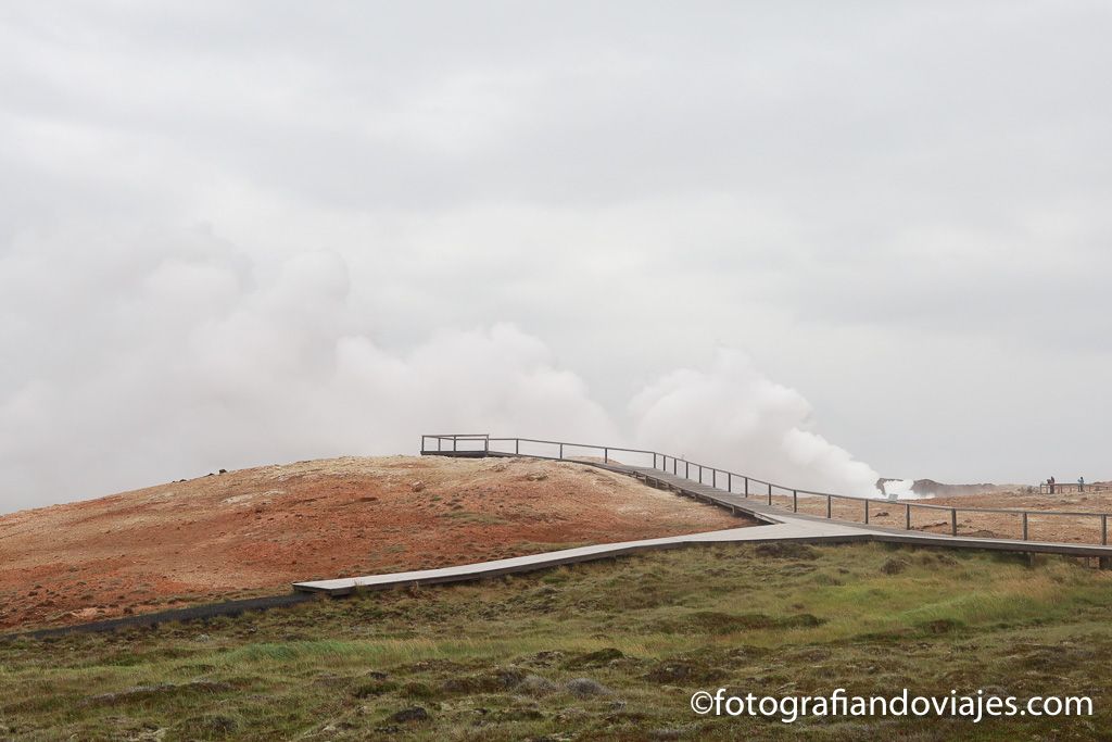 area geotermal Gunnuhver en la peninsula de Reykjanes Islandia