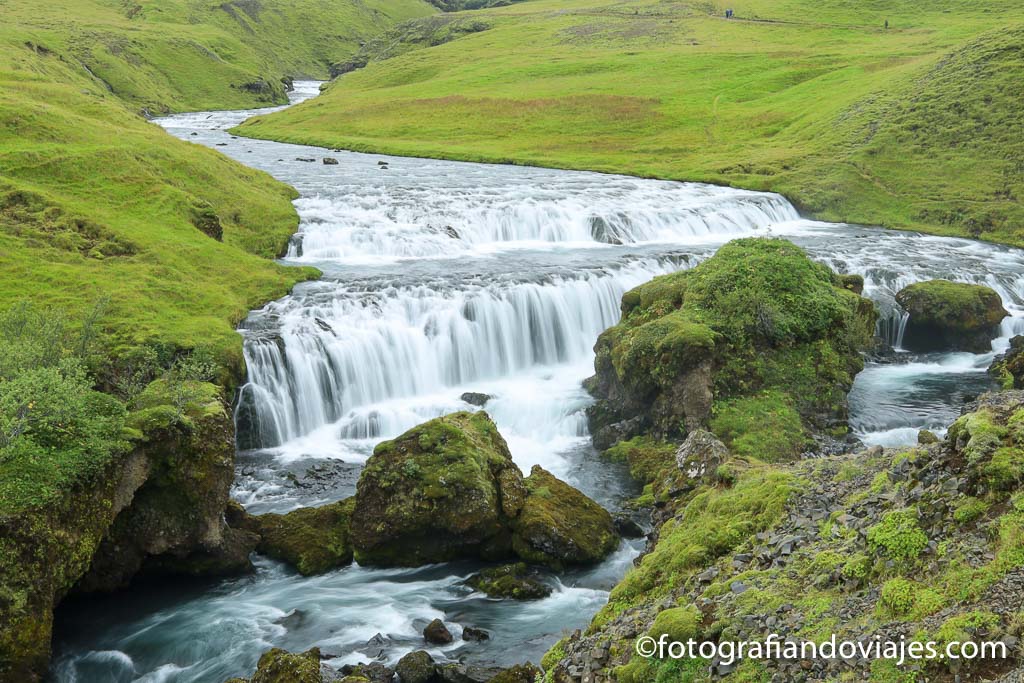 cascada rio skoga islandia
