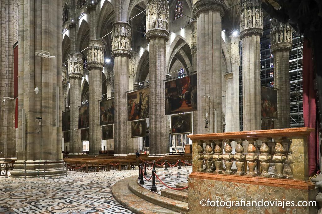 Interior duodo catedral de milan italia