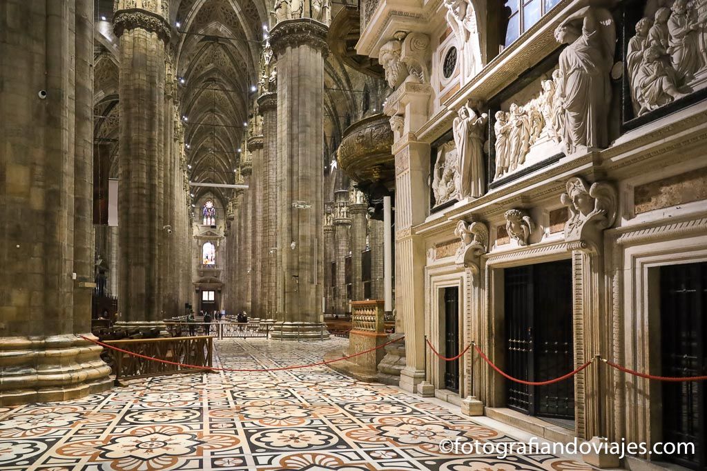Interior duodo catedral de milan italia
