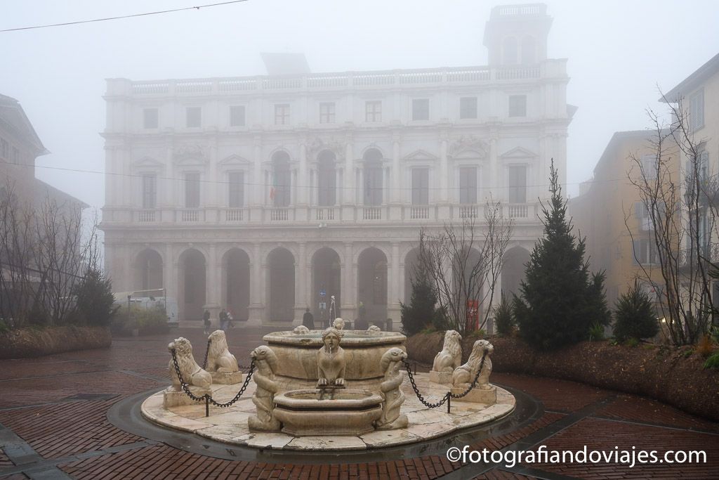 plaza vecchia fontana contarini Palazzo della ragione bergamo