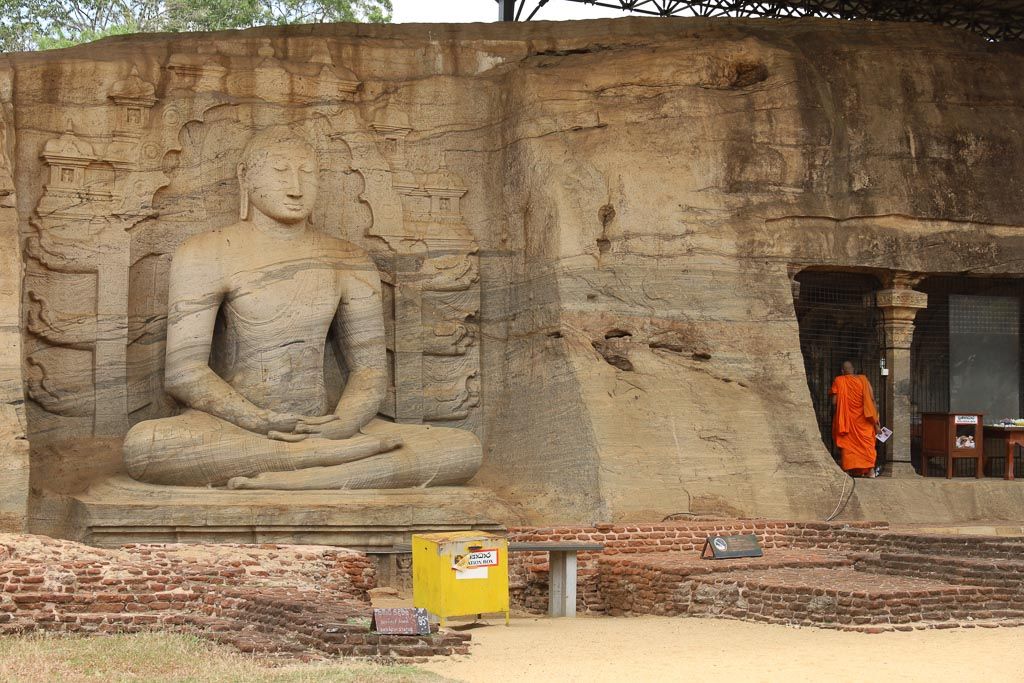 gal vihara polonnaruwa
