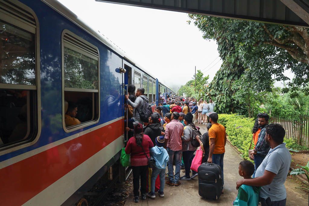 tren de ella a Haputale Sri Lanka