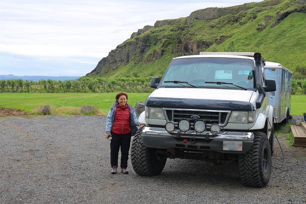 caravana coche recorrer islandia