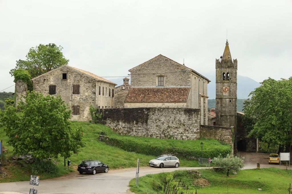 Hum el pueblo mas pequeño del mundo en la peninsula de Istria