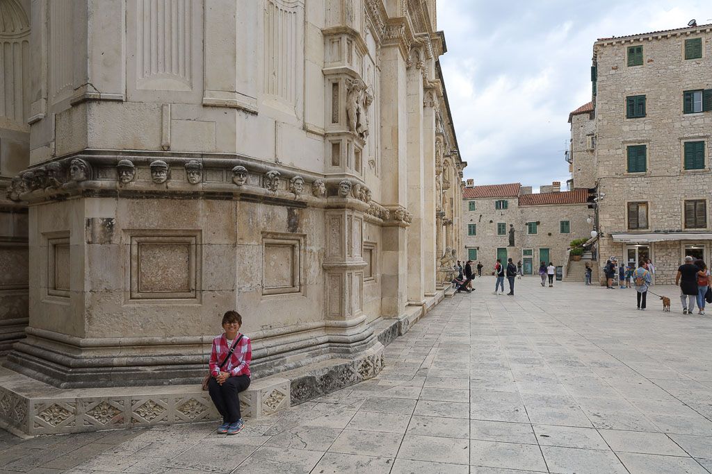 plaza republica Sibenik croacia y catedral
