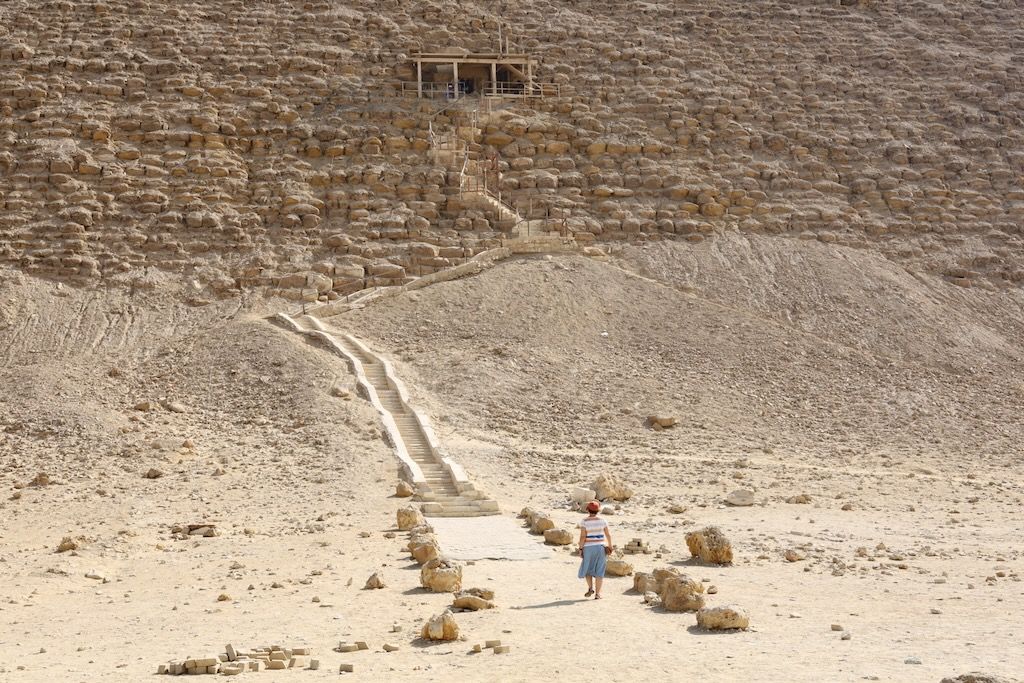 entrada Pirámide Roja de Snefru en dashur