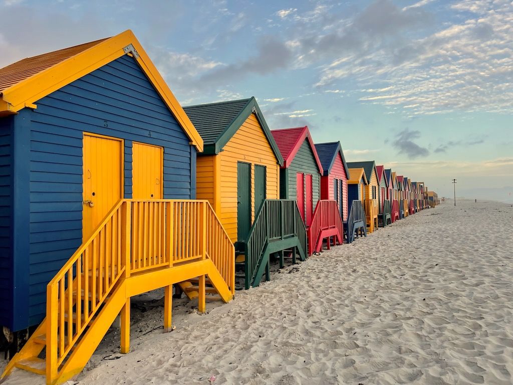 ⁨Muizenberg Beach⁩ peninsula del cabo sudafrica