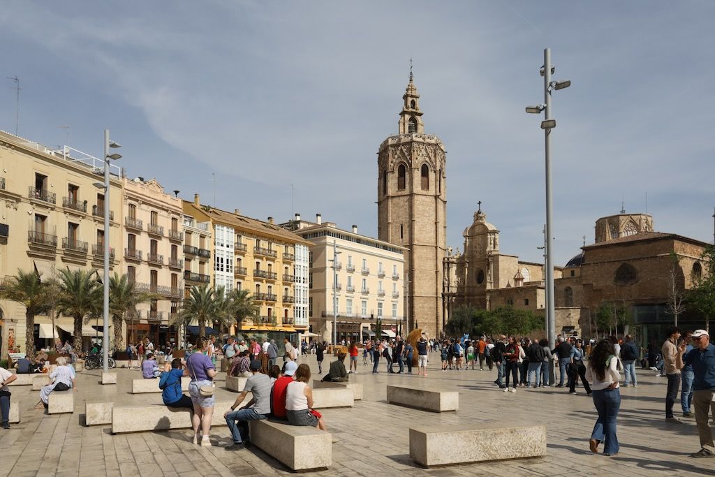 Plaza de la Reina y catedral de Valencia recorrido para ver el centro de valencia