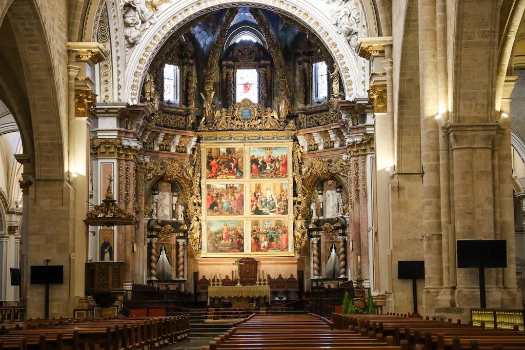 Valencia catedral interior