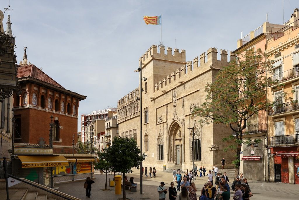 Valencia plaza mercado lonja de la seda de Valencia