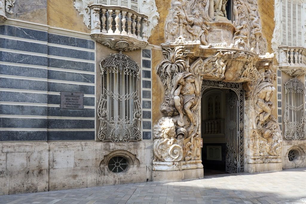 Ventanas rococó del palacio de los marques de Dos Aguas, que ver en valencia