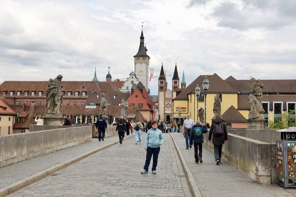 Alte Mainbrücke Puente viejo Wurzburgo Ruta Romantica Alemania