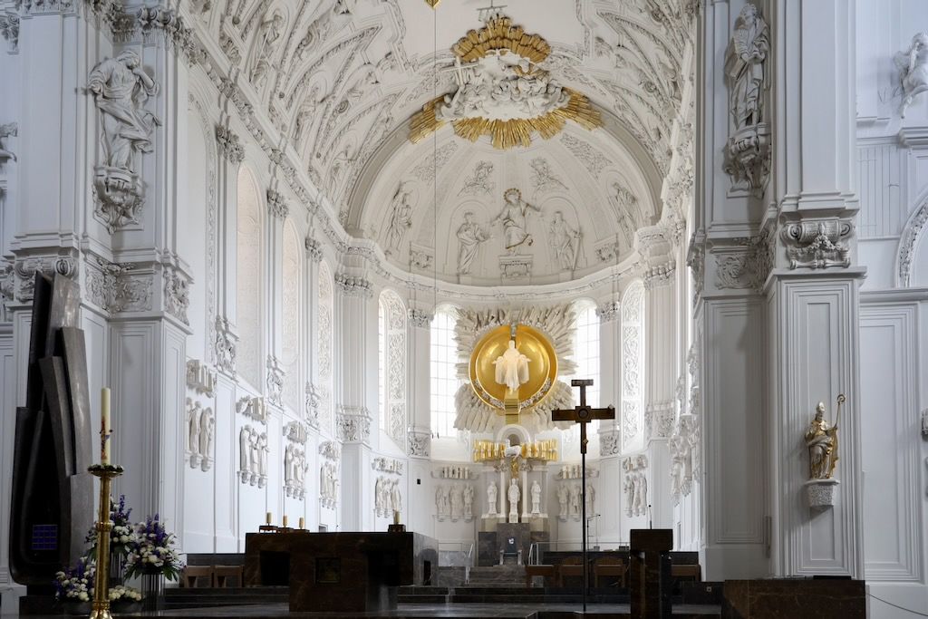 interior San Kilian catedral Wurzburgo Ruta Romantica Alemania