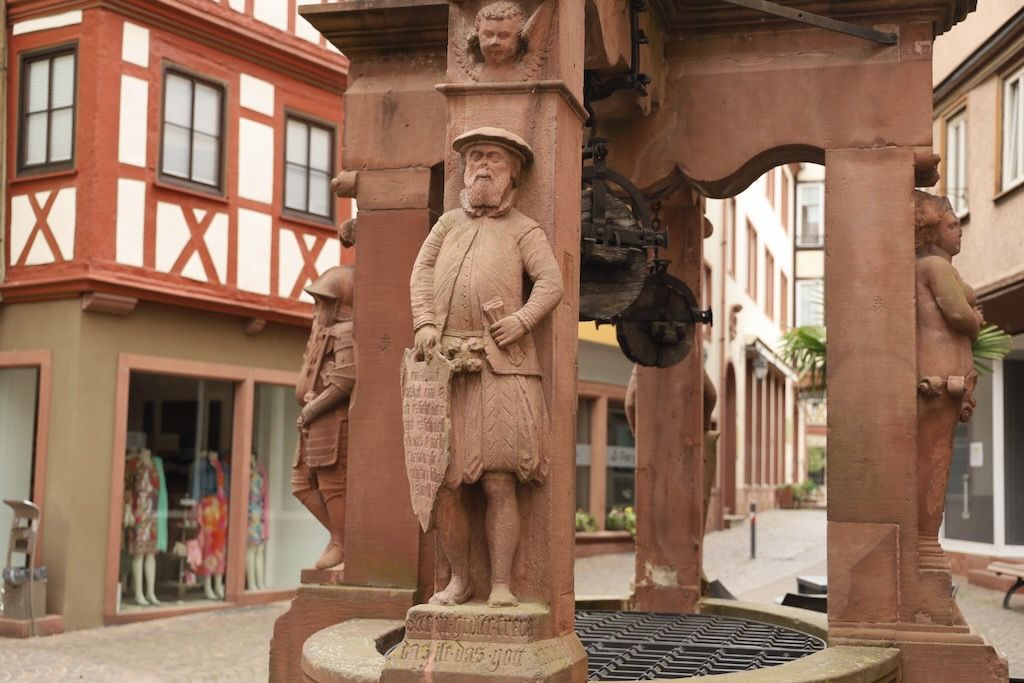 Engelsbrunnen fuente angeles Wertheim am Main Ruta Romantica Alemania