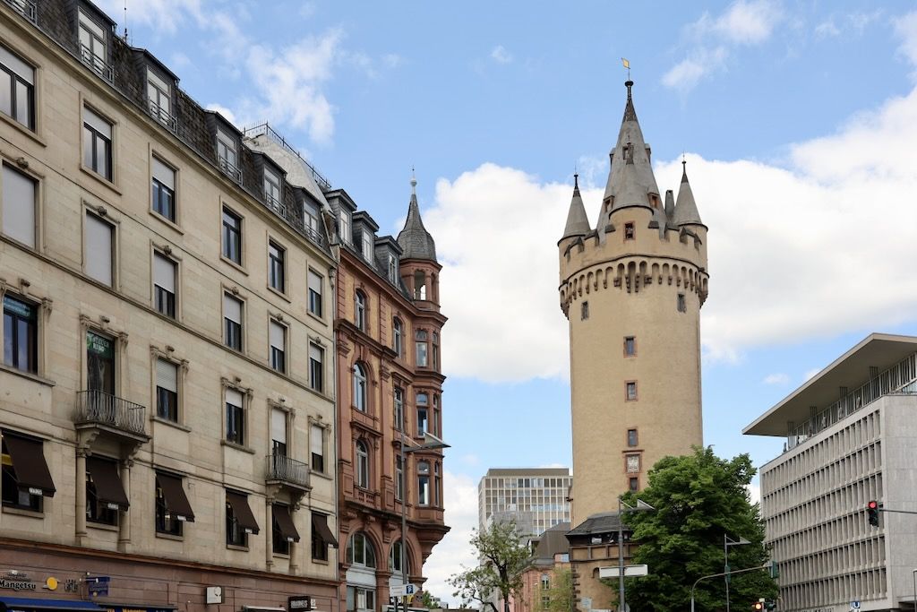 Eschenheimer Turm Francfort del Meno Alemania Frankfurt