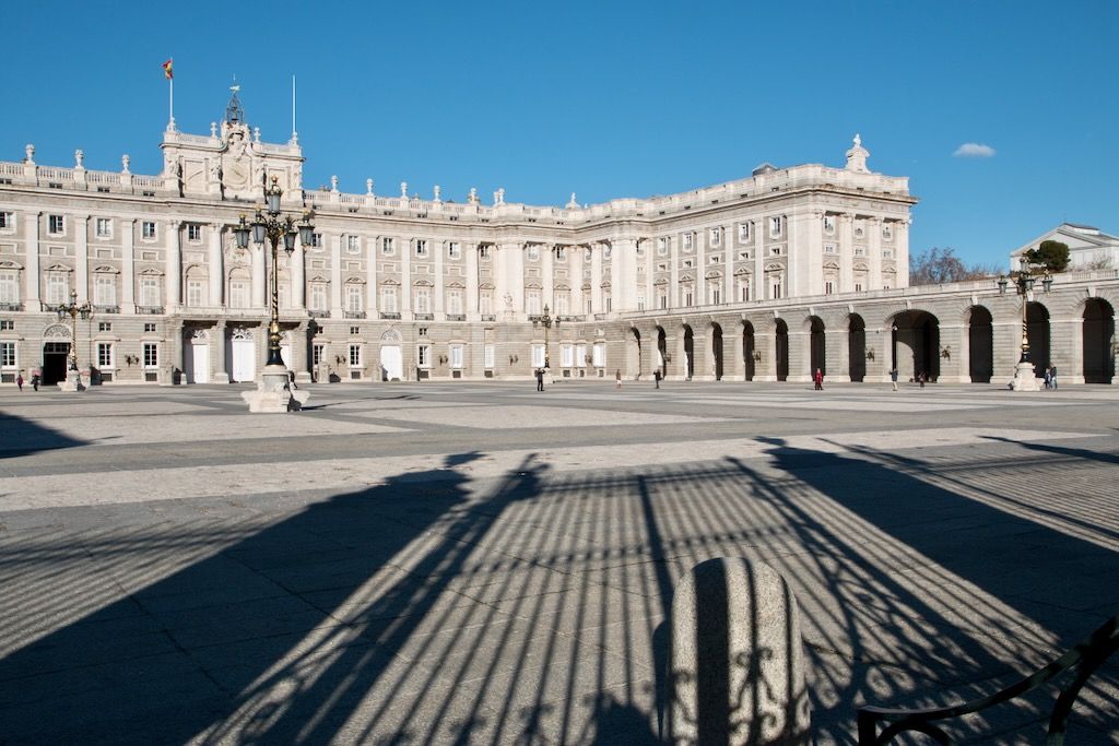 Madrid palacio real que ver en una escala