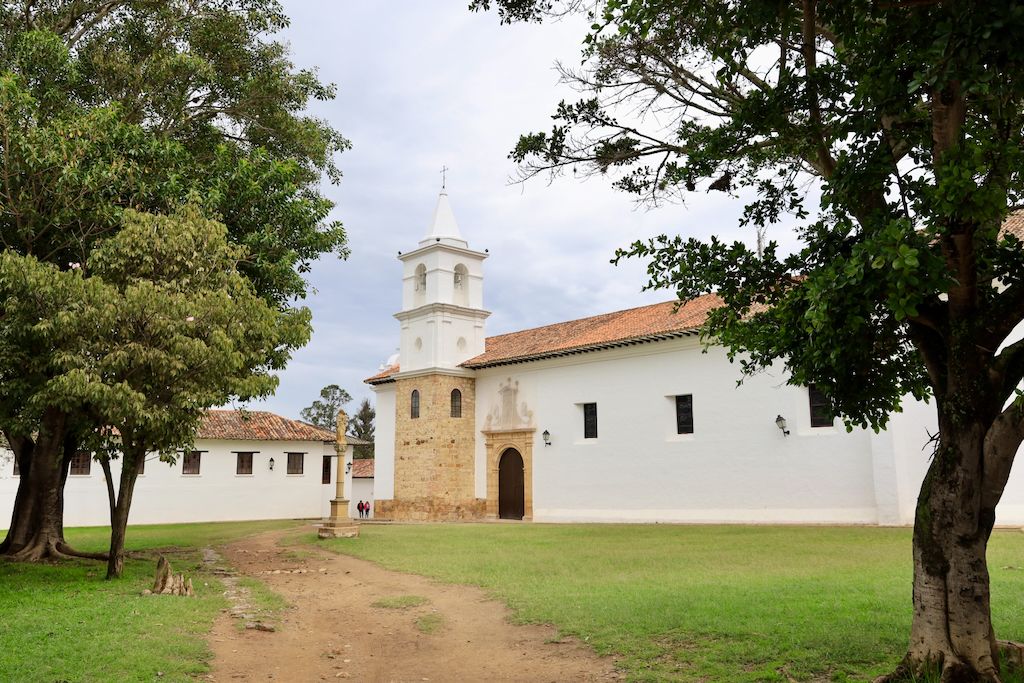 Carrera 10 iglesia del carmen Villa de Leyva