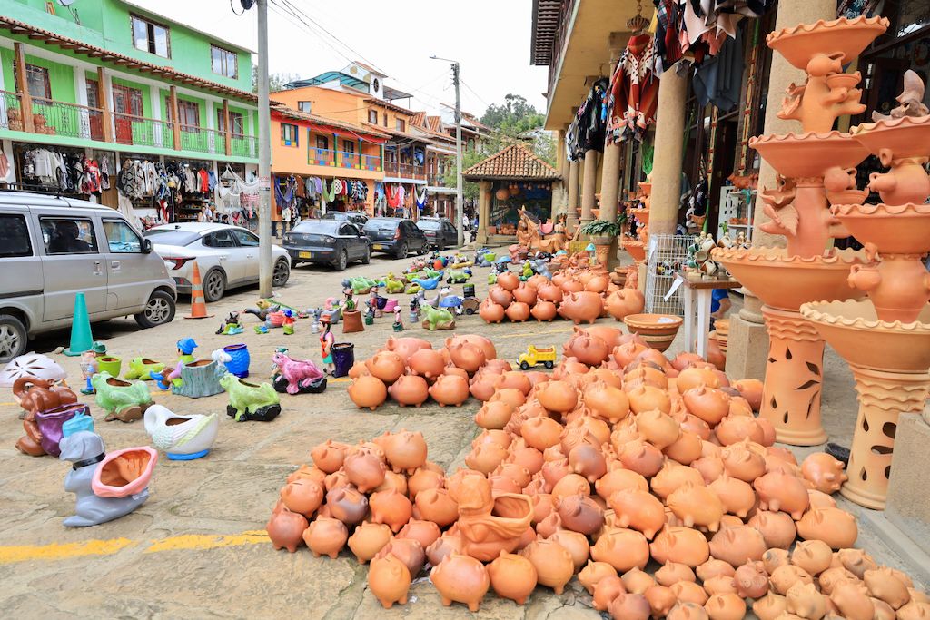 el pueblo de la cerámica Raquira cerca de villa de leyva boyaca colombia