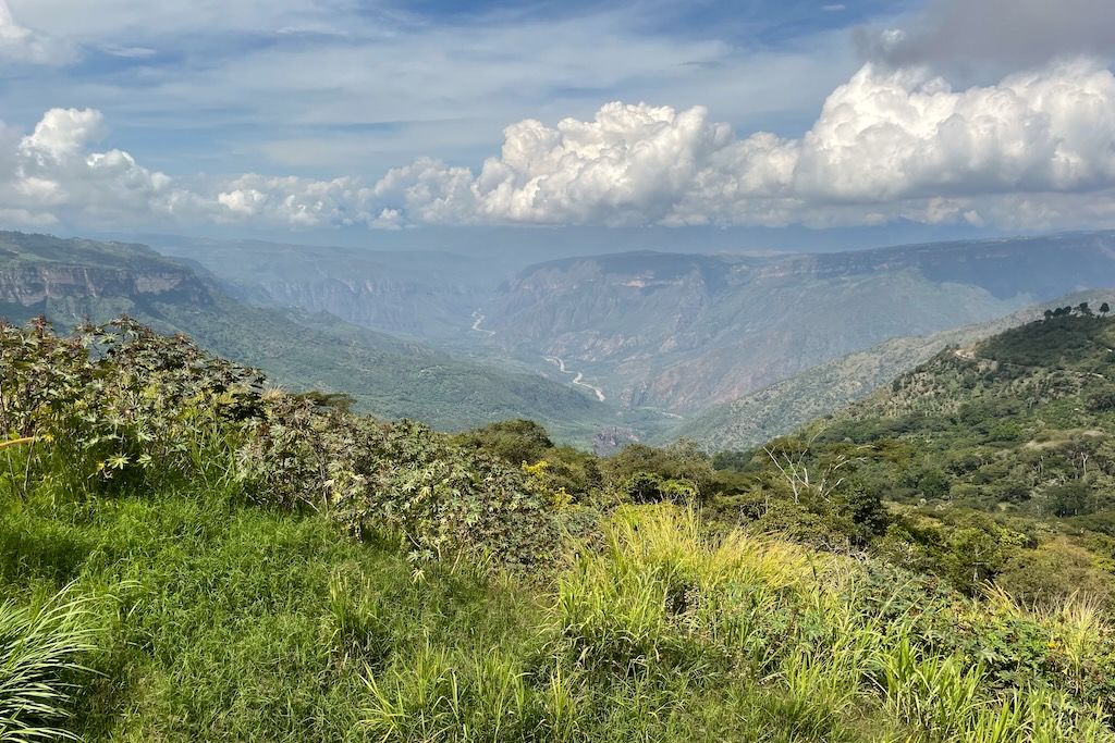 Panorámica desde un mirador del cañón de Chicamocha