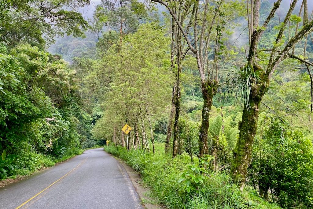 conducir por carreteras de Colombia