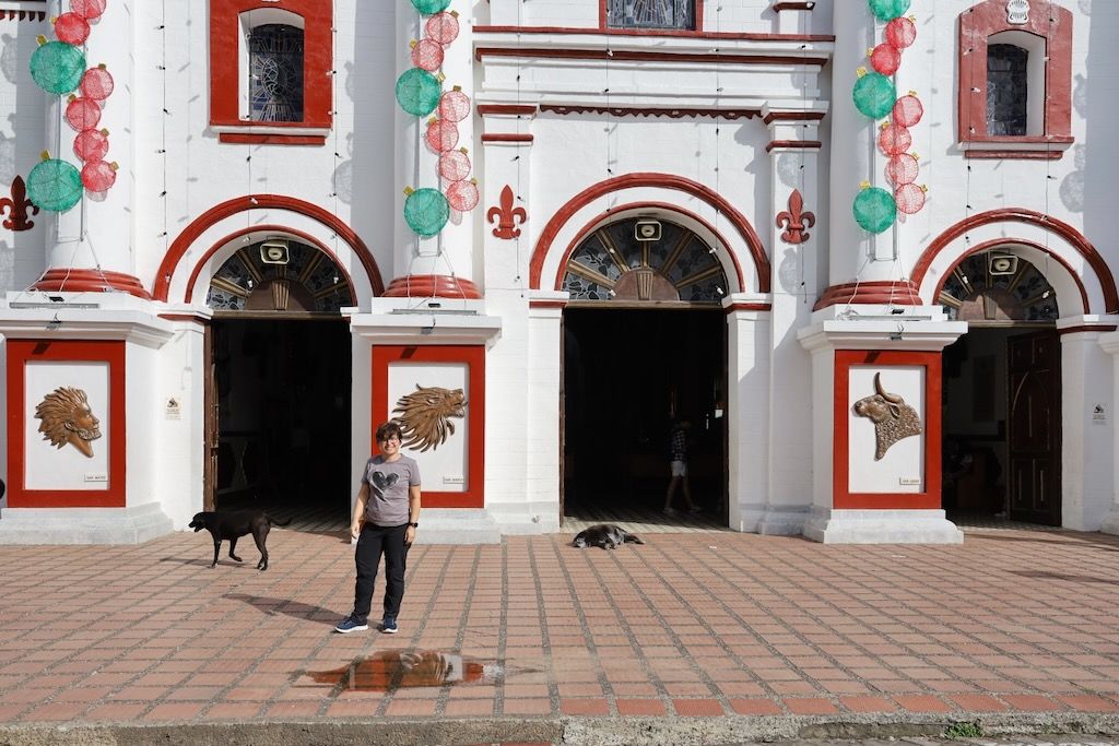 fachada iglesia de Nuestra Señora del Carmen Guatape