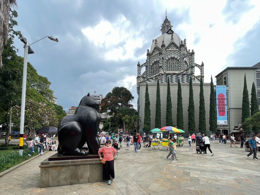 Plaza Botero Medellín palacio cultura