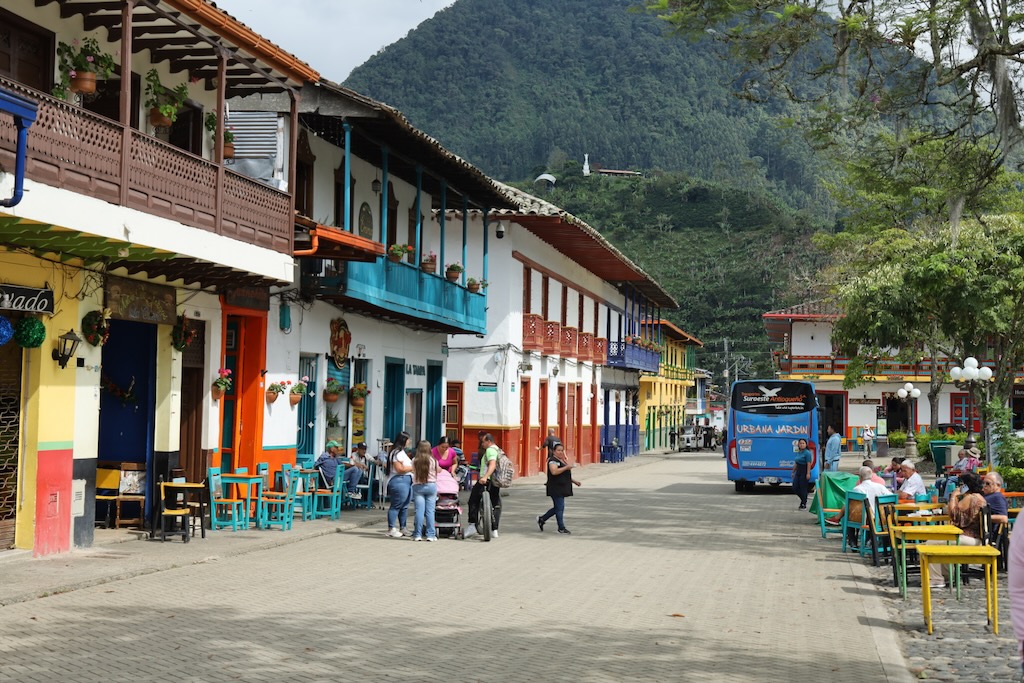 Plaza del Libertador que ver en Jardín (Antioquia) Colombia