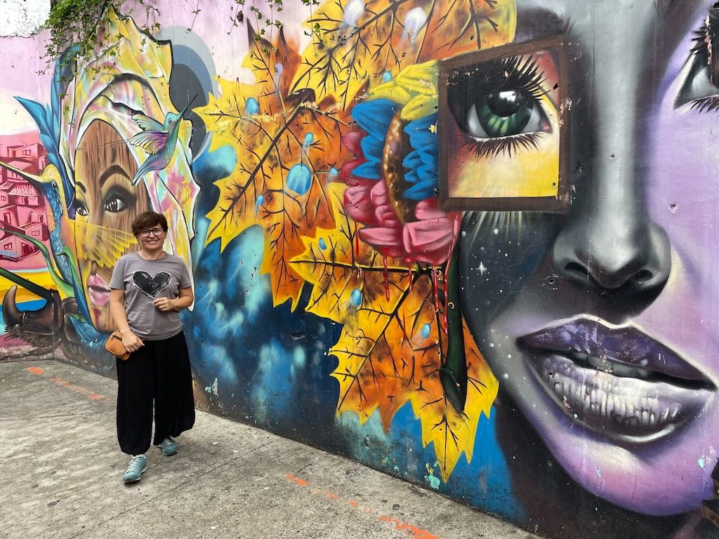 grafitis comuna 13 Medellin