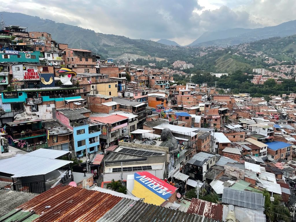 miradores comuna 13 Medellin
