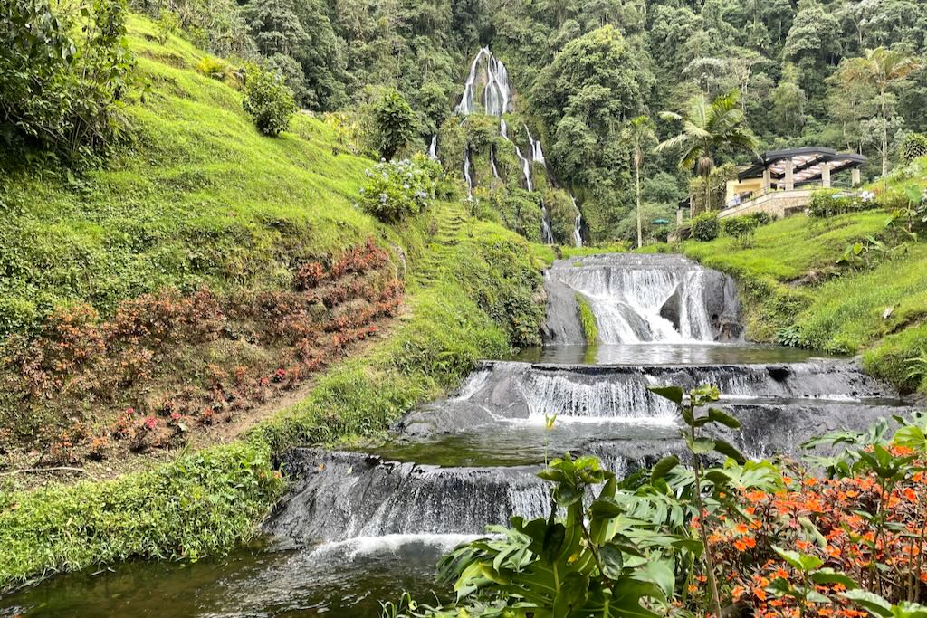 Cascada Termales Santa Rosa del Cabal eje cafetero colombia