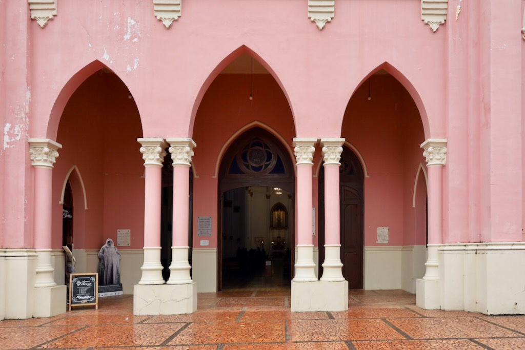 que ver en jerico antioquia y su iglesia rosa