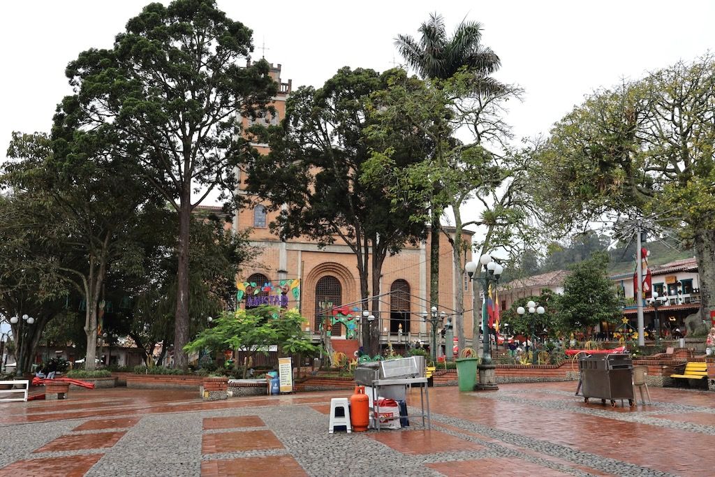 plaza y catedral de las Mercedes Jericó antioquia colombia