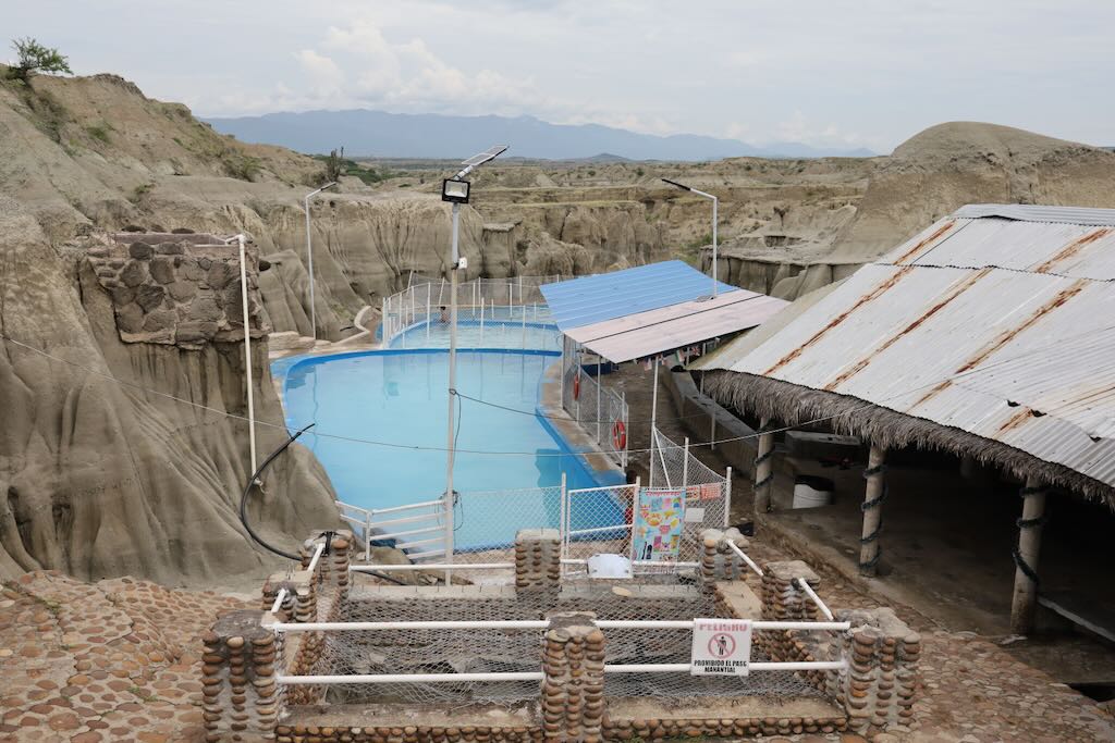 Desierto gris La Tatacoa Colombia piscinas