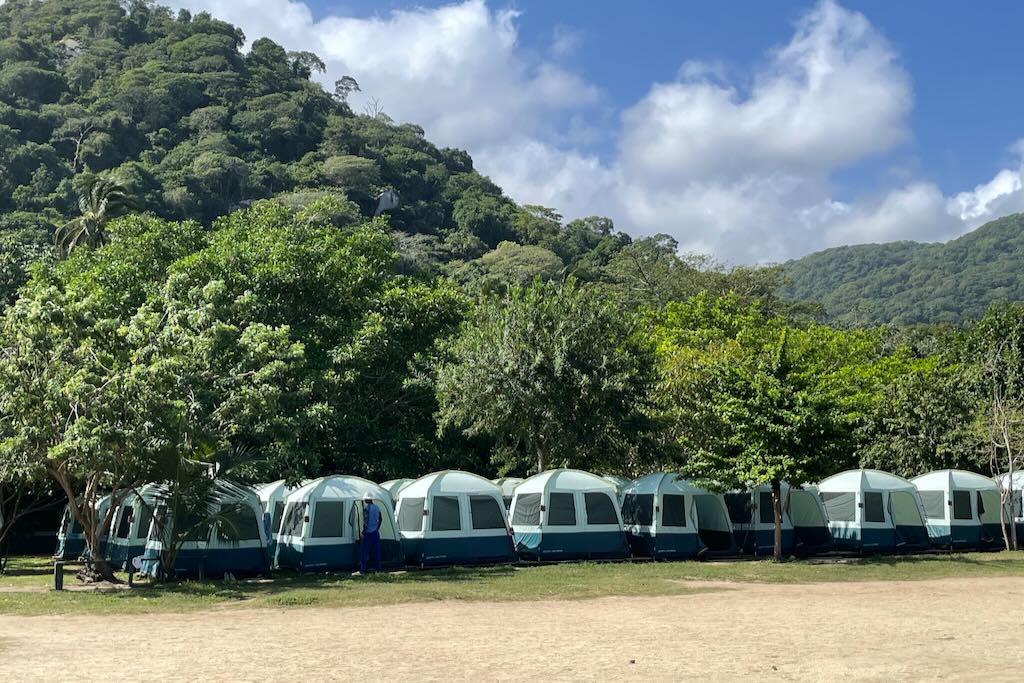 tiendas camping hotel en parque Tayrona Colombia